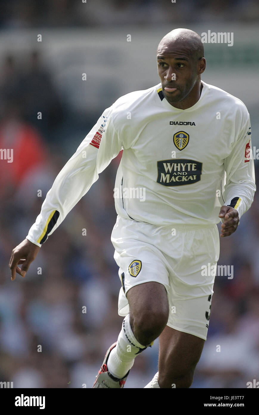 BRIAN DEANE LEEDS UNITED FC ELLAND ROAD LEEDS ANGLETERRE 07 Août 2004 Banque D'Images