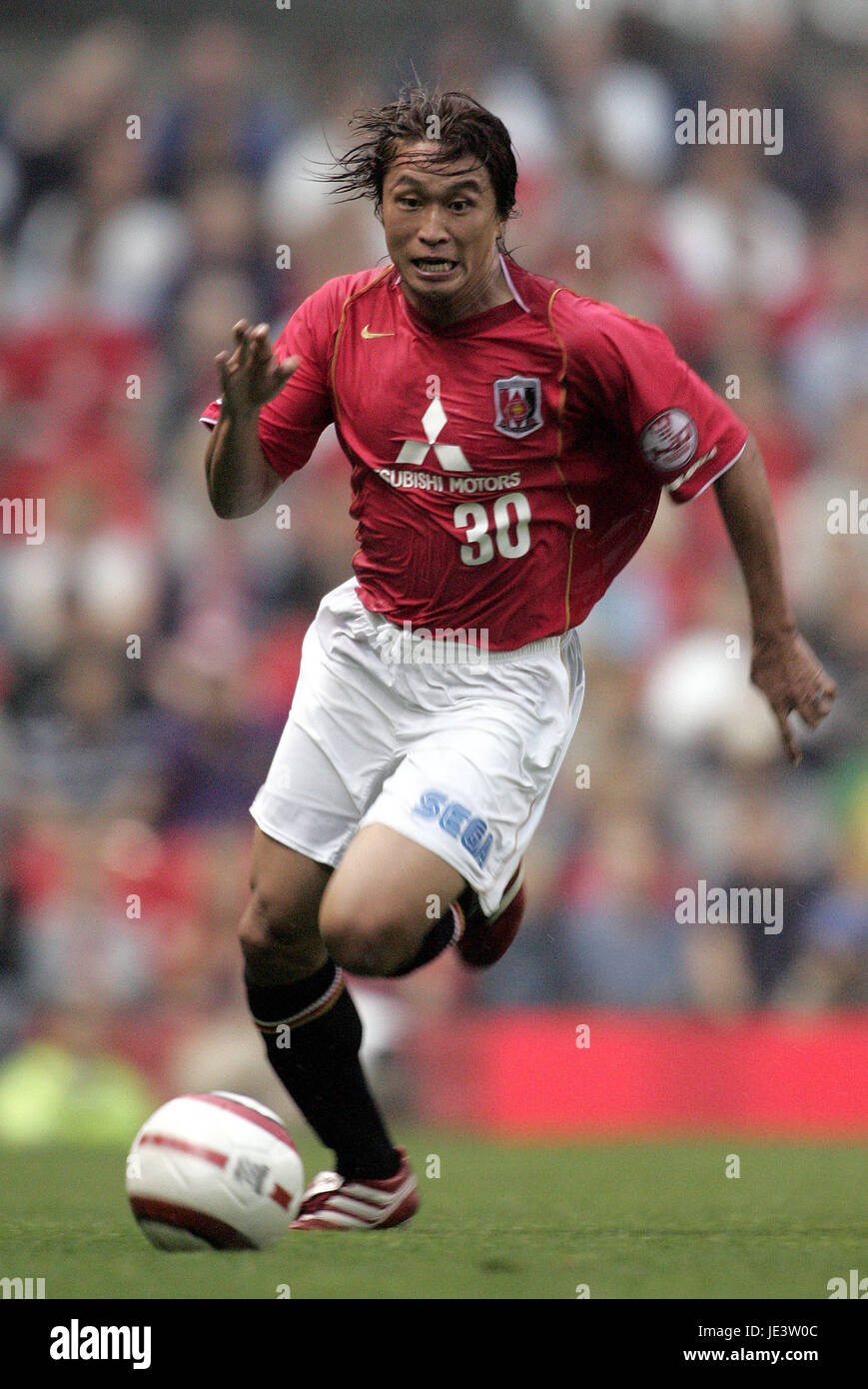 MASAYUKI OKANO URAWA RED DIAMONDS OLD TRAFFORD MANCHESTER EN ANGLETERRE 03 Août 2004 Banque D'Images