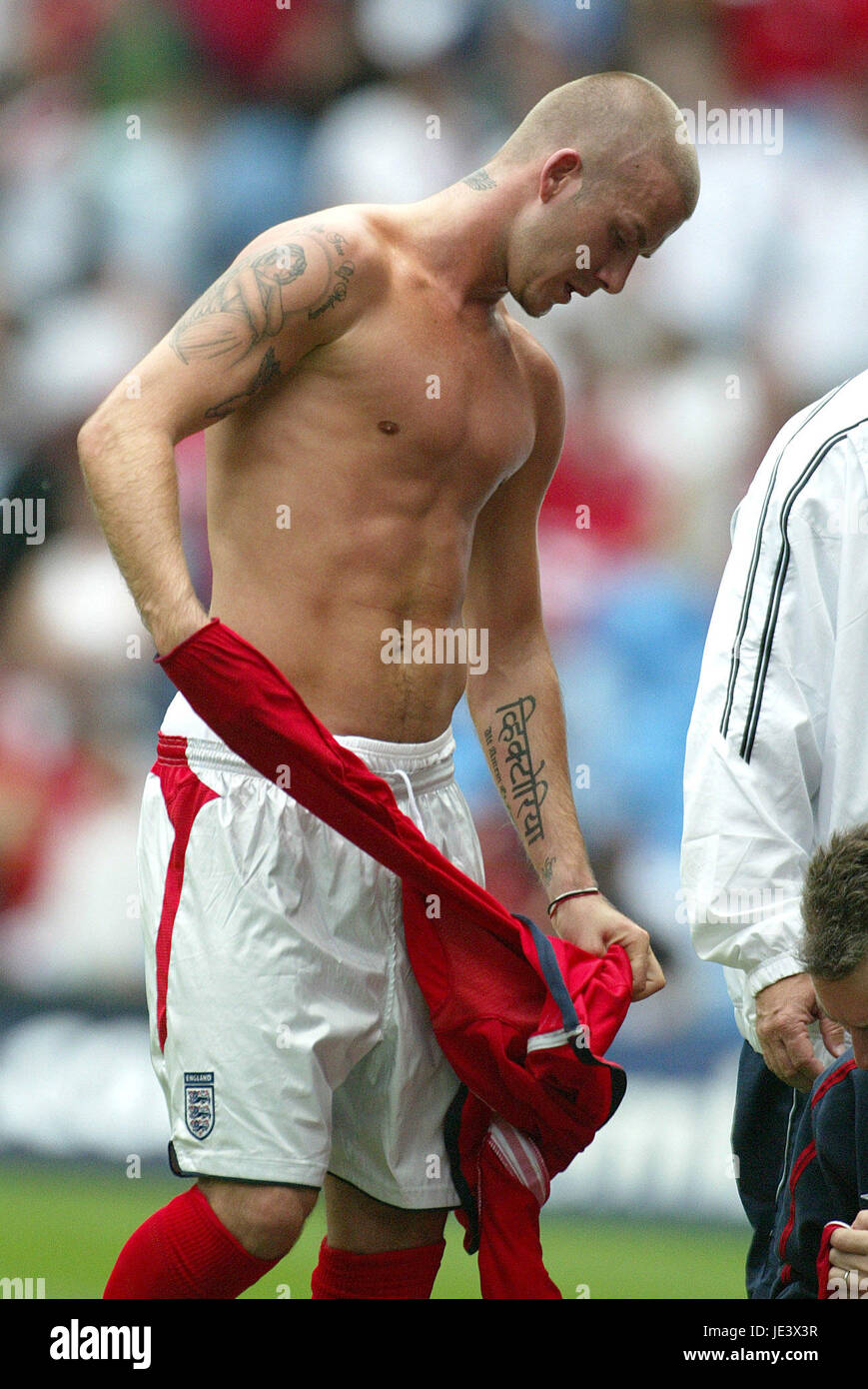 Avec des tatouages de DAVID BECKHAM ANGLETERRE & REAL MADRID CF CITY OF MANCHESTER STADIUM MANCHESTER EN ANGLETERRE 05 Juin 2004 Banque D'Images