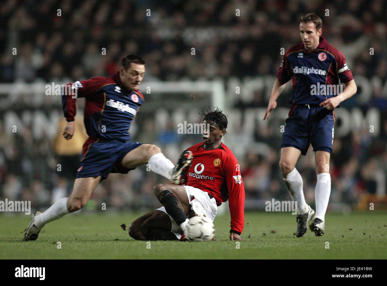 DORIVA & LOUIS SAHA MANCHESTER UTD V MIDDLESBROUGH OLD TRAFFORD MANCHESTER EN ANGLETERRE 11 Février 2004 Banque D'Images