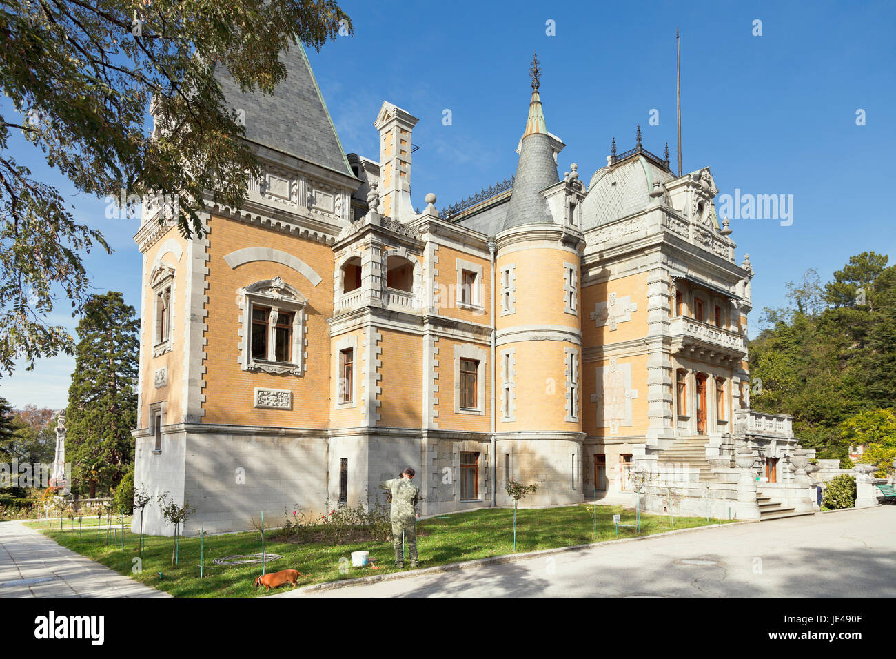 YALTA, RUSSIE - 3 octobre, 2014 : Masandra Palais de l'empereur Alexandre III en Crimée. Le palais fut construite dans les années 1881-1902. Banque D'Images