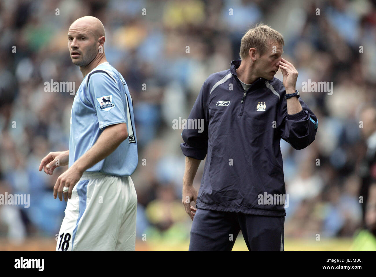 DANNY MILLS & STUART PEARCE MANCHESTER CITY V PORTSMOUTH ANGLETERRE MANCHESTER CITY SPORT 27 Août 2005 Banque D'Images