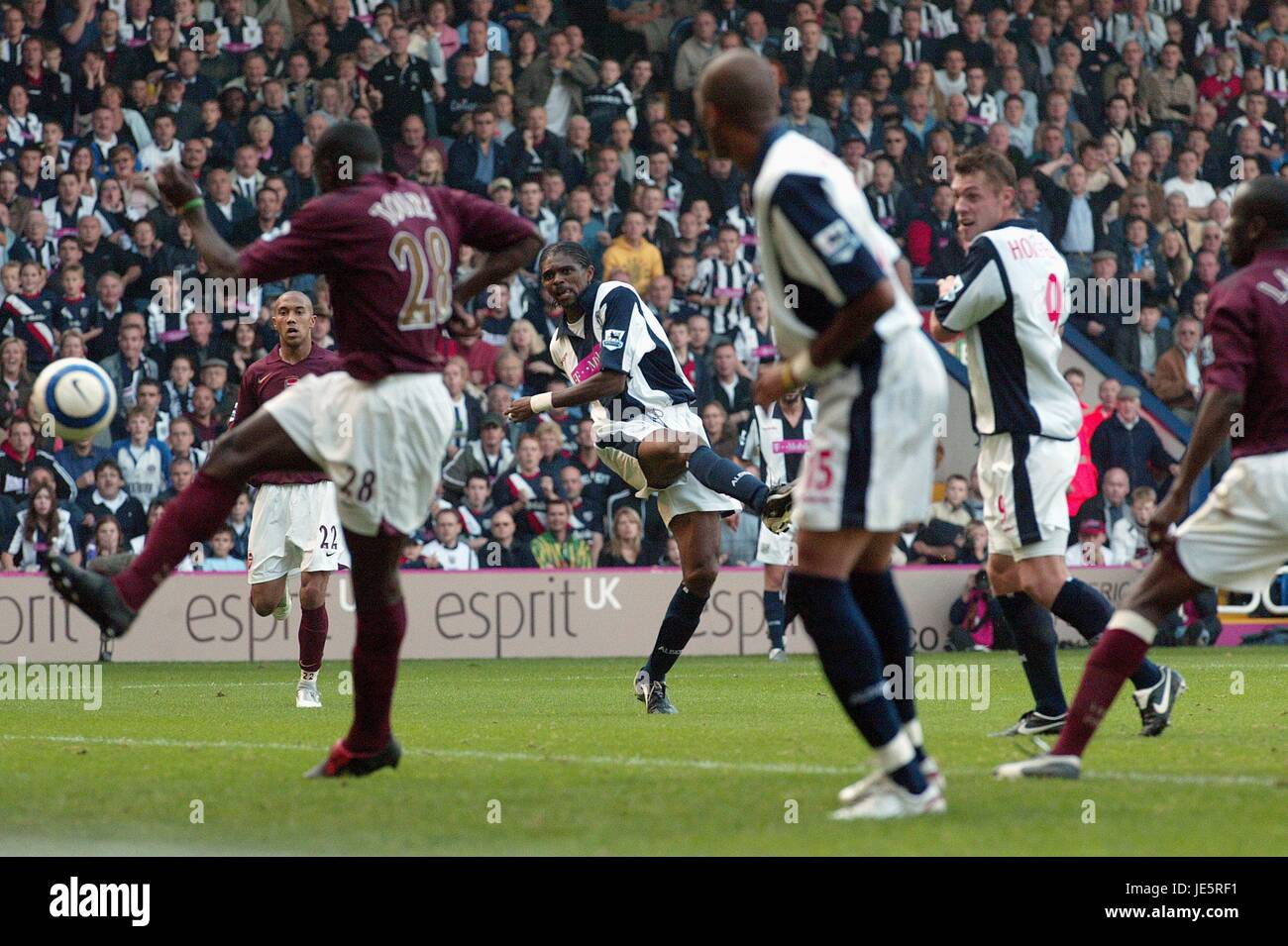 Les scores KANU WEST BROM V ARSENAL 15 Octobre 2005 Banque D'Images