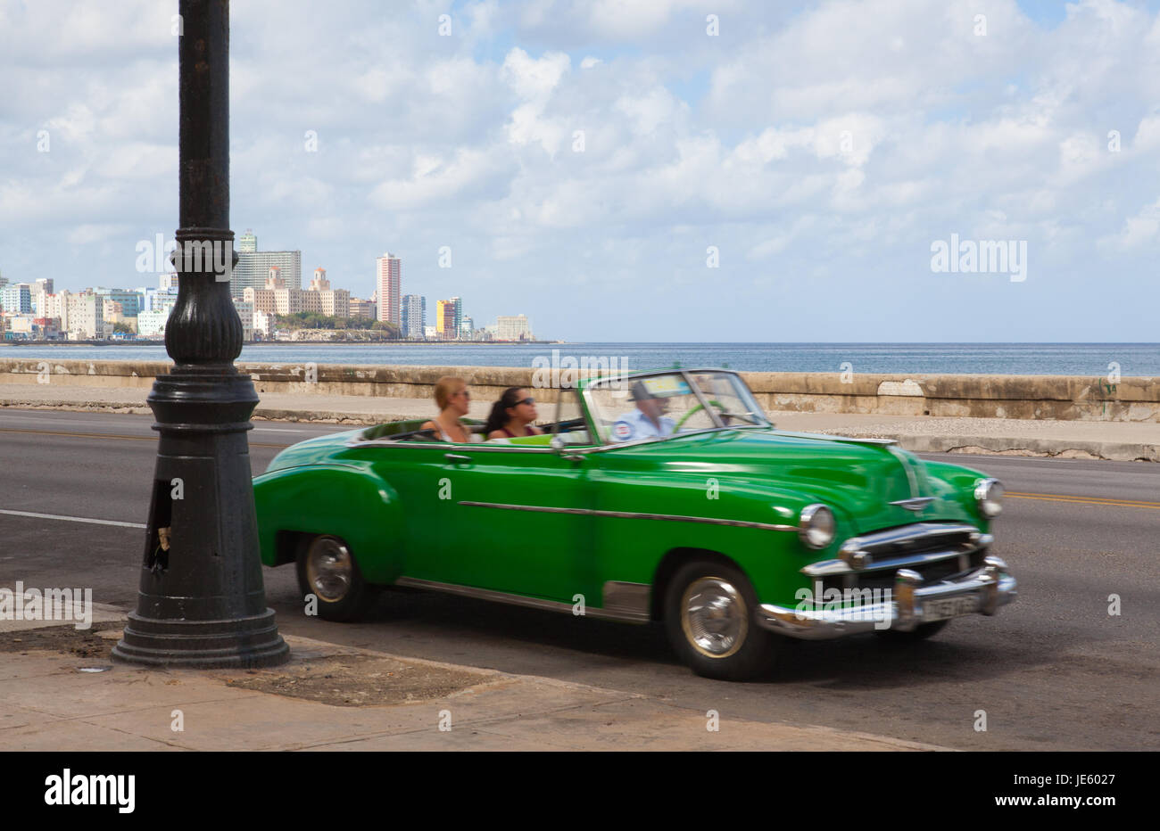 La Havane, Cuba - Janvier 22,2017 : La Havane Malecon. Le Malecon (officiellement l'Avenida de Maceo) est une vaste esplanade, chaussée et de l'érection qui s'étend sur Banque D'Images