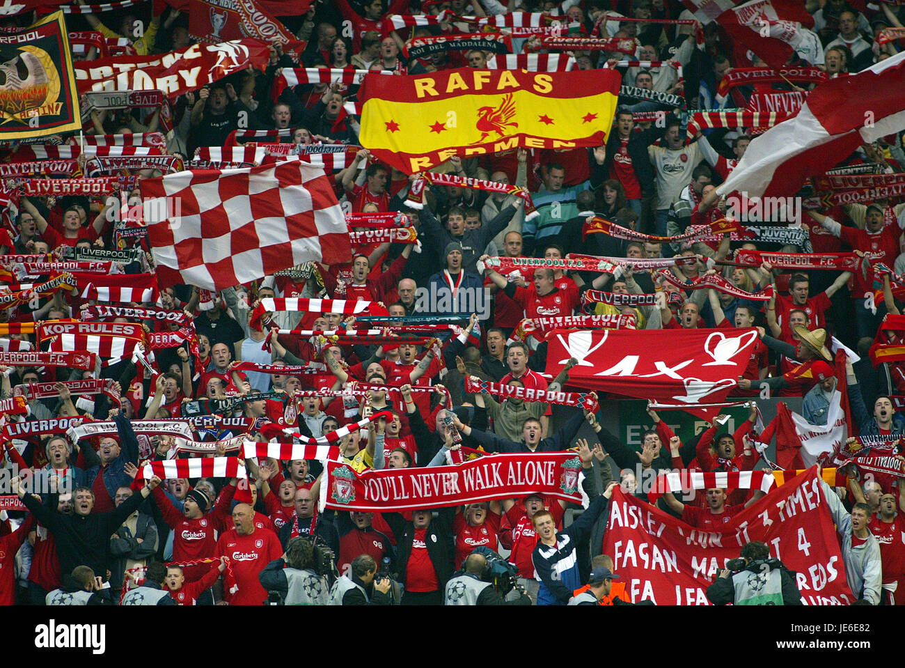 Le Kop d'ANFIELD LIVERPOOL V CHELSEA LIVERPOOL ANGLETERRE 03 Mai 2005 Banque D'Images