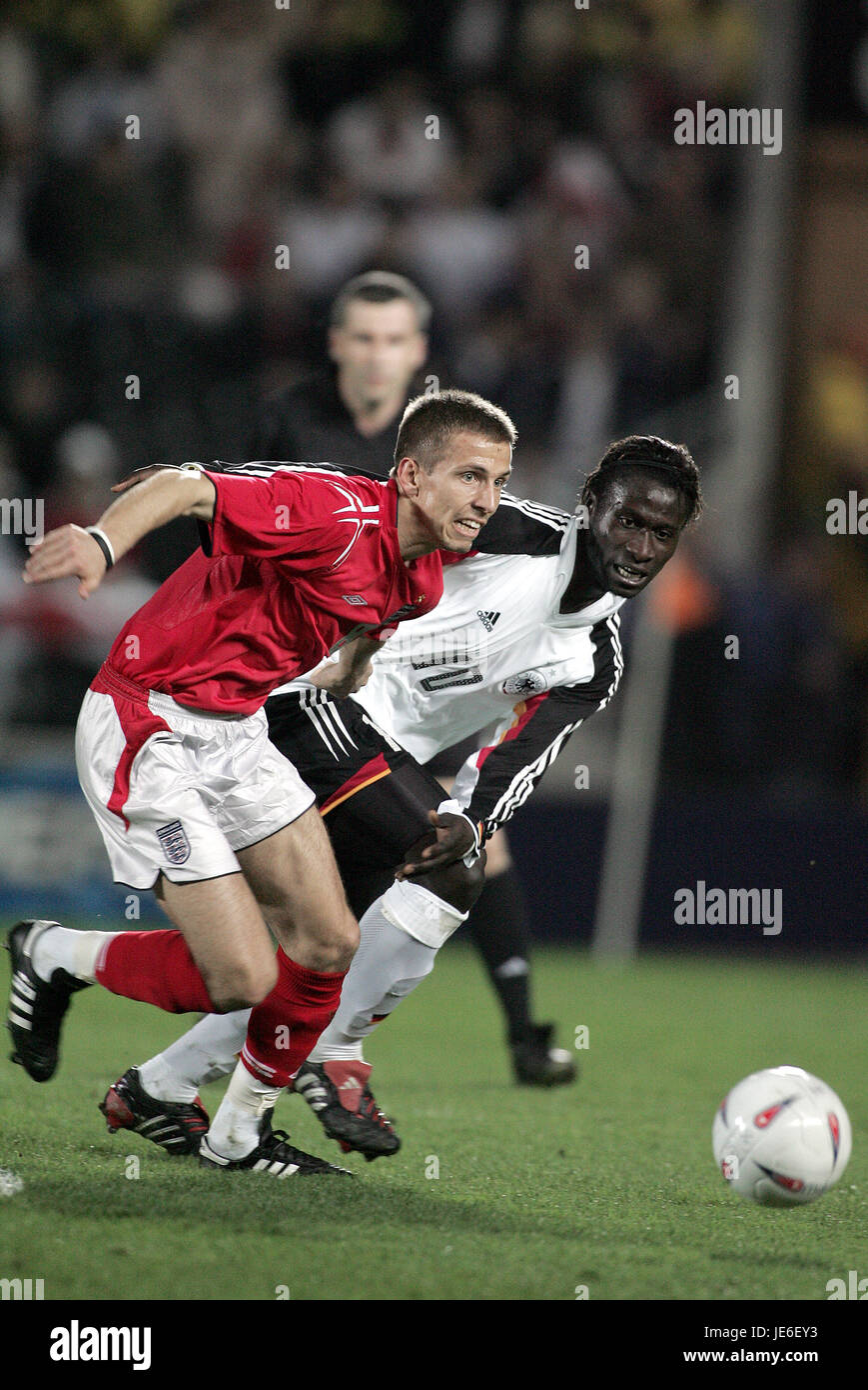 GARY O'NEIL & SAHR SENESIE ANGLETERRE U21 V ALLEMAGNE U21 HULL KC Stadium 25 Mars 2005 Banque D'Images