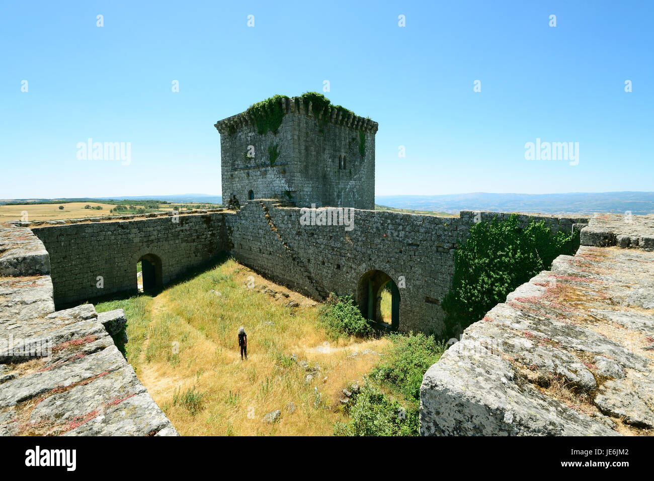 Le château médiéval de Monforte de Rio Livre, datant du 12ème siècle. Tras os Montes, Portugal Banque D'Images