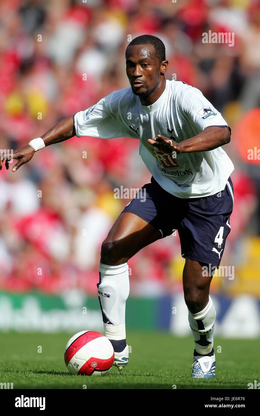 DIDIER ZOKORA Tottenham Hotspurs FC ANFIELD LIVERPOOL ANGLETERRE 23 Septembre 2006 Banque D'Images