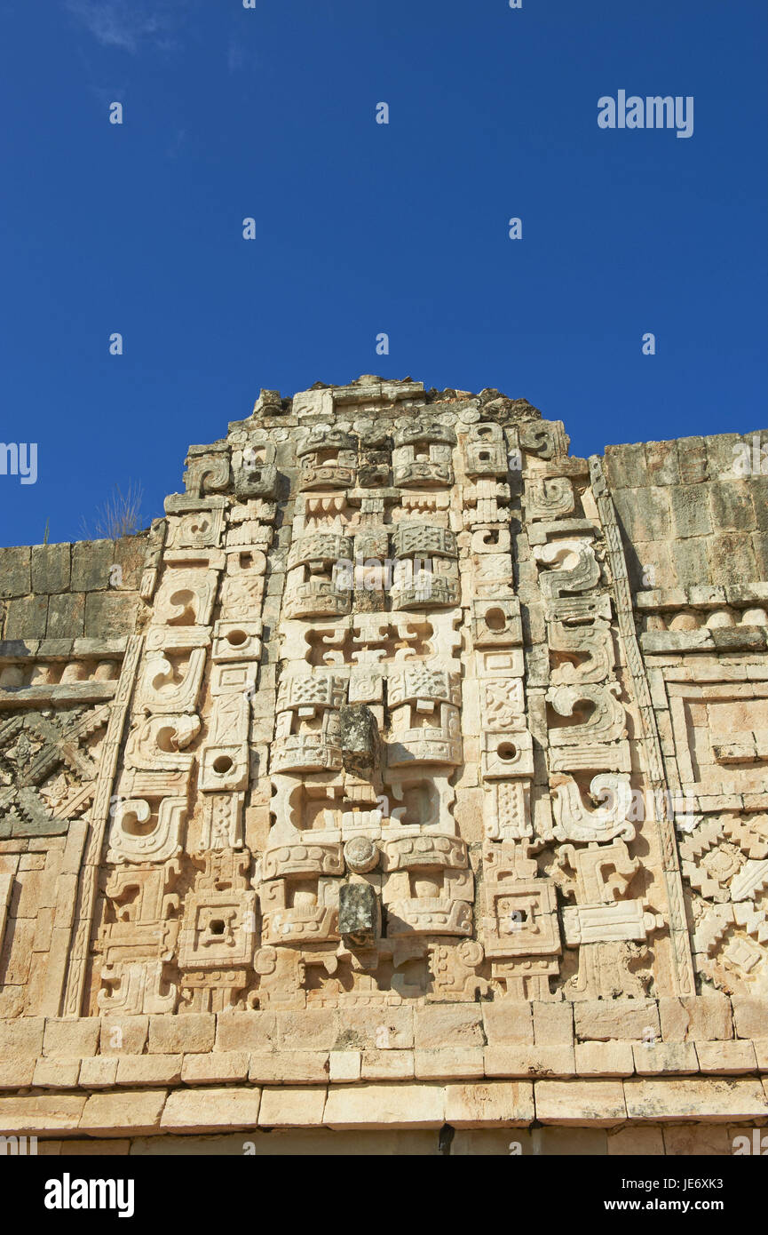 Le Mexique, Yucatan, Uxmal, ruine, site Maya's culture, patrimoine mondial de l'UNESCO, Cuadrangulo de lire des nonnes, Monjas, façade, Banque D'Images