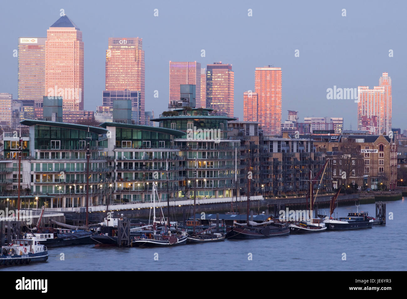 L'Angleterre, Londres, dock pays, Canary Wharf, port, bateaux, UK, FR, partie de la ville, les maisons, les habitations, les immeubles de bureaux, des entreprises, du quartier financier, l'architecture, de la rivière, la Tamise, le tourisme, Banque D'Images