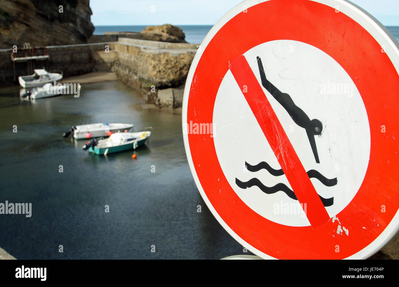 'Non', signe de plongée Port des Pêcheurs du port de pêche, Biarritz, France Banque D'Images