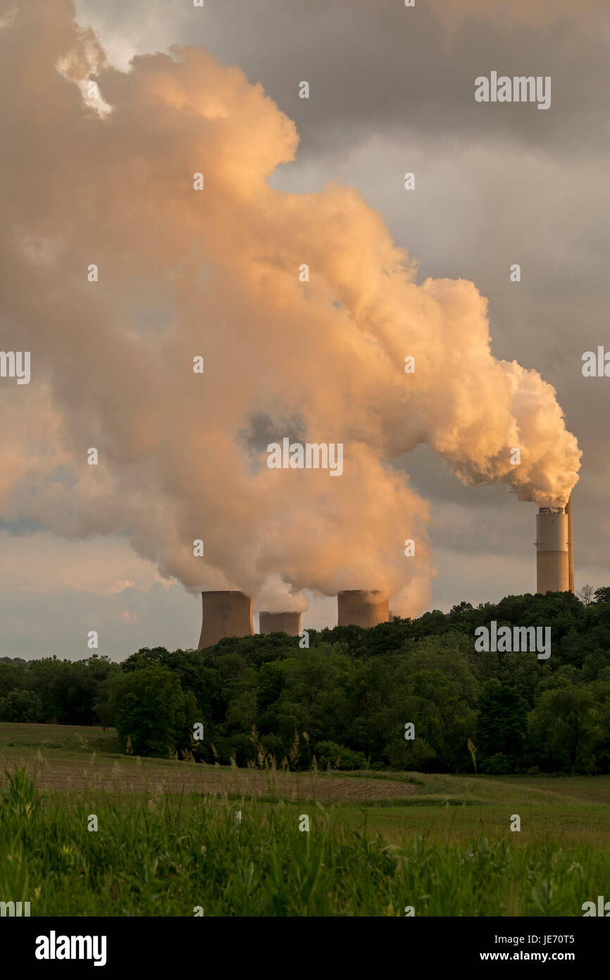 Shelocta, New York - les centrales au charbon de la voûte centrale. L'usine peut produire 1 711 MW d'électricité ; il est administré par un consortium de po Banque D'Images