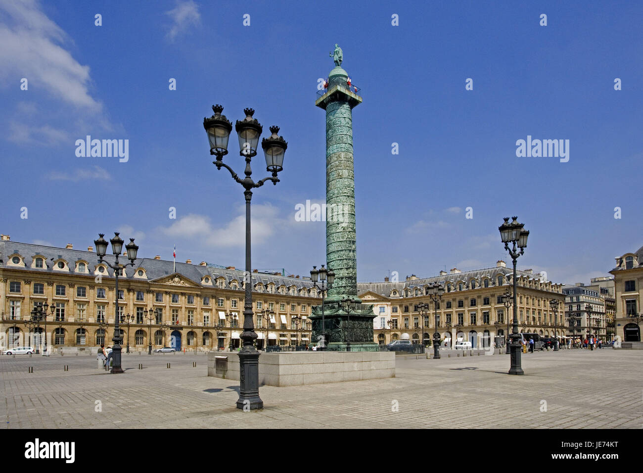 France, Paris, place Vendôme, Colonne de la Grand Armée, capitale, centre-ville, carré, pilier, pilier de la victoire, pilier de bronze, relief, statue, Napoléon, la statue de Napoléon, monument, lieu d'intérêts, le tourisme, la destination, Banque D'Images