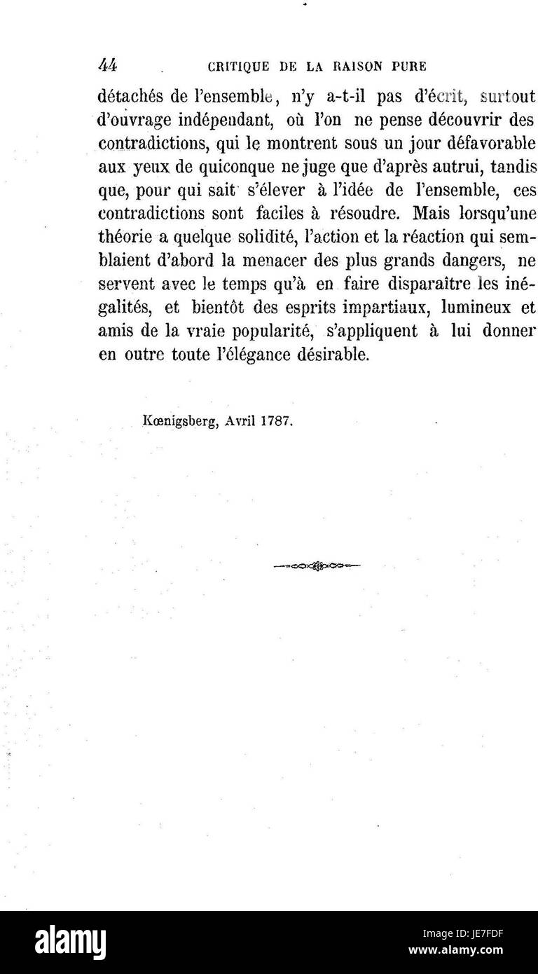 Une UC étiquetée I, 199, affichée pour une révision technique ou technique. L'image met l'accent sur l'unité centrale de traitement en tant que composante essentielle de l'informatique moderne, mettant en évidence son rôle dans le traitement des données et les systèmes informatiques. Banque D'Images