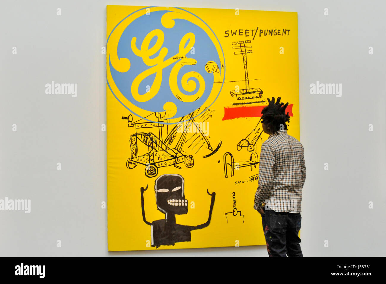 Londres, Royaume-Uni. 23 Juin, 2017. Bradley artiste Theodore vues 'Sweet' piquante, 1984-1985, un travail de collaboration par Andy Warhol et Jean-Michael Basquiat (estimation GBP1.4-1.8m) à l'occasion de la vente d'art contemporain de Sotheby's à New Bond Street. La vente aux enchères, qui est dominé par le Pop art, a lieu le 28 juin. Crédit : Stephen Chung/Alamy Live News Banque D'Images