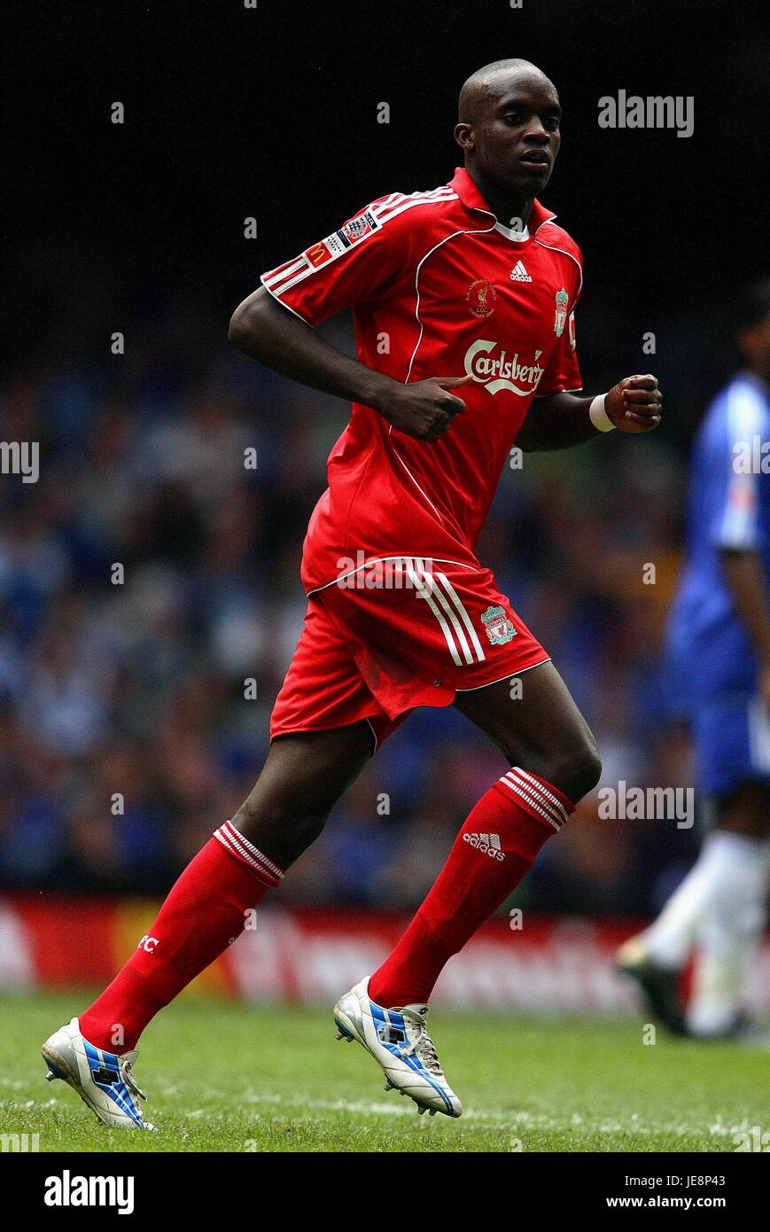 MOMO SISSOKO LIVERPOOL FC MILLENNIUM STADIUM CARDIFF WALES 13 Août 2006 Banque D'Images