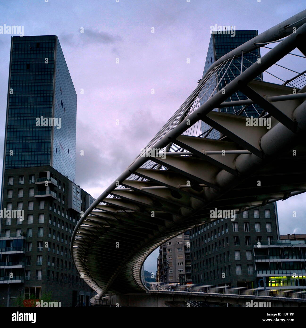 BILBAO ESPAGNE - PONT ET BÂTIMENTS - PONT ET IMMEUBLE - BILBAO ESPAGNE © Frédéric Beaumont Banque D'Images