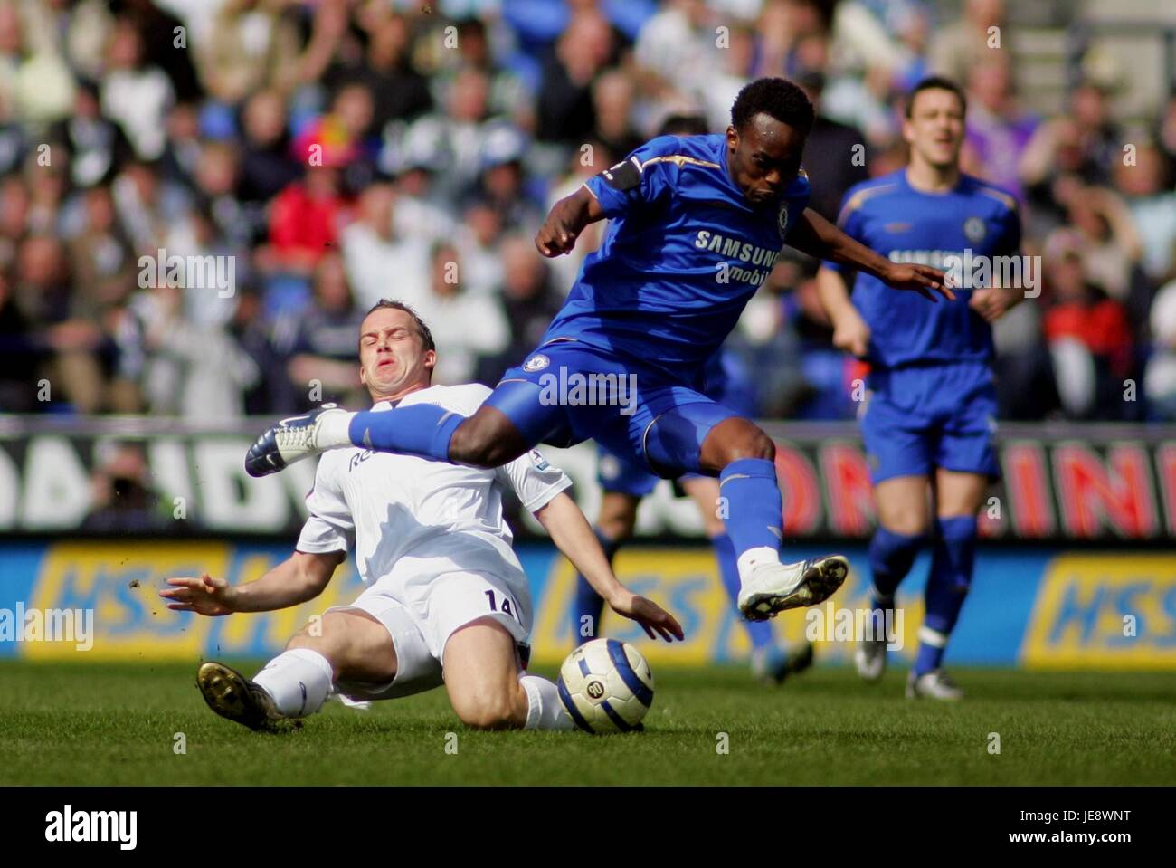 DAVIES & ESSIEN BOLTON V CHLSEA STADE REEBOK BOLTON ANGLETERRE 15 Avril 2006 Banque D'Images