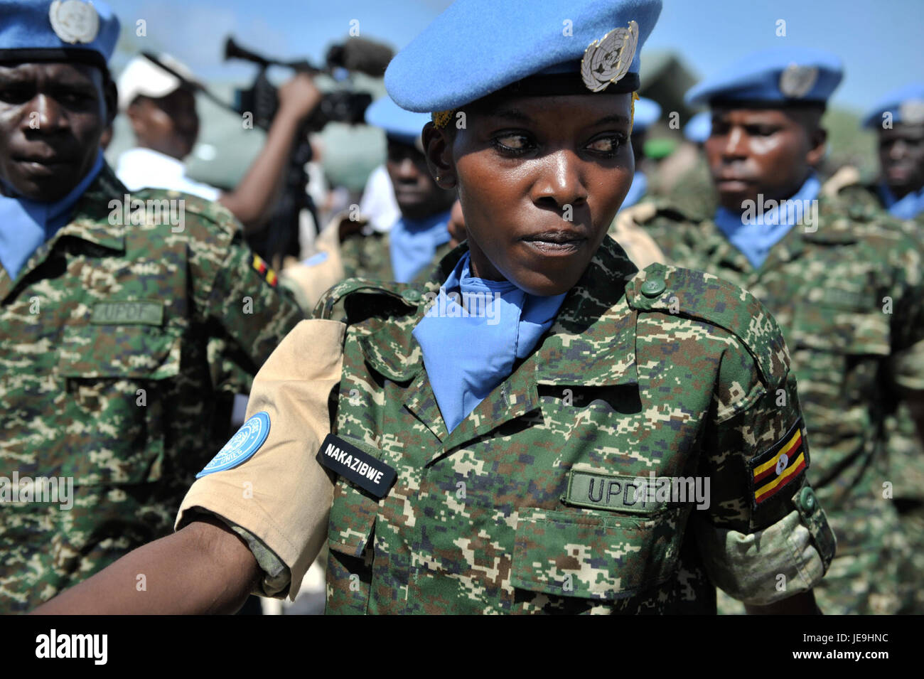 L'inauguration de l'unité de garde-18, le 18 mai 2014, marque la création officielle de cette unité militaire. Cet événement souligne l’importance des formations militaires cérémonielles dans la défense nationale. Banque D'Images