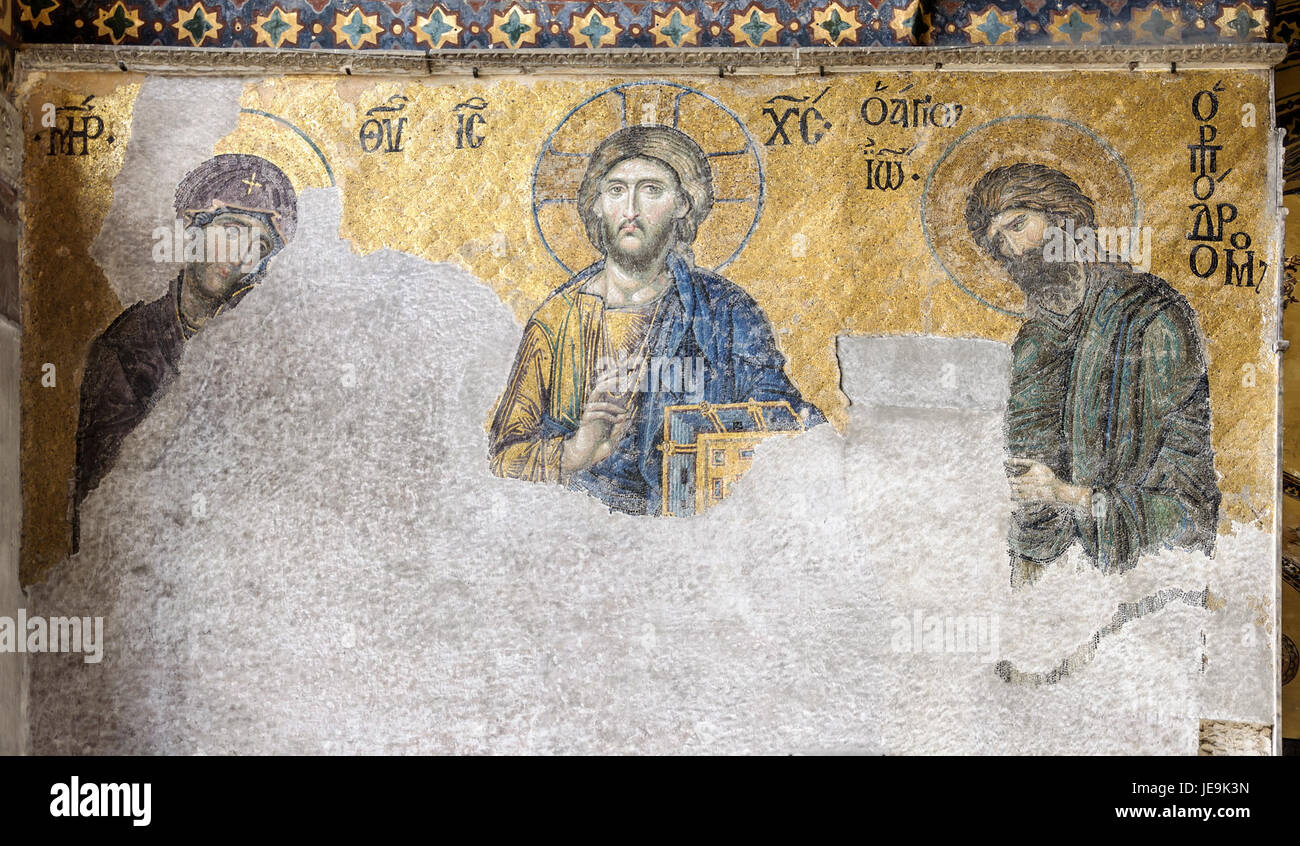 La mosaïque de Deesis dans Sainte-Sophie, représentant le Christ, la Vierge Marie et Jean le Baptiste, située dans la galerie supérieure de ce chef-d'œuvre architectural byzantin. Banque D'Images