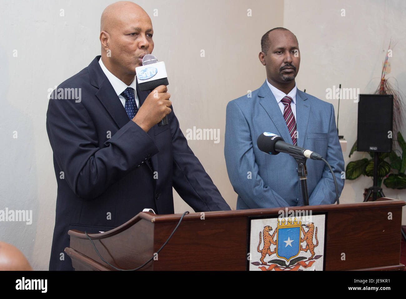 Cette image illustre la signature dans la région du Sud-Ouest le 23 juin 2014, marquant une entente régionale importante ou une initiative de développement. Banque D'Images