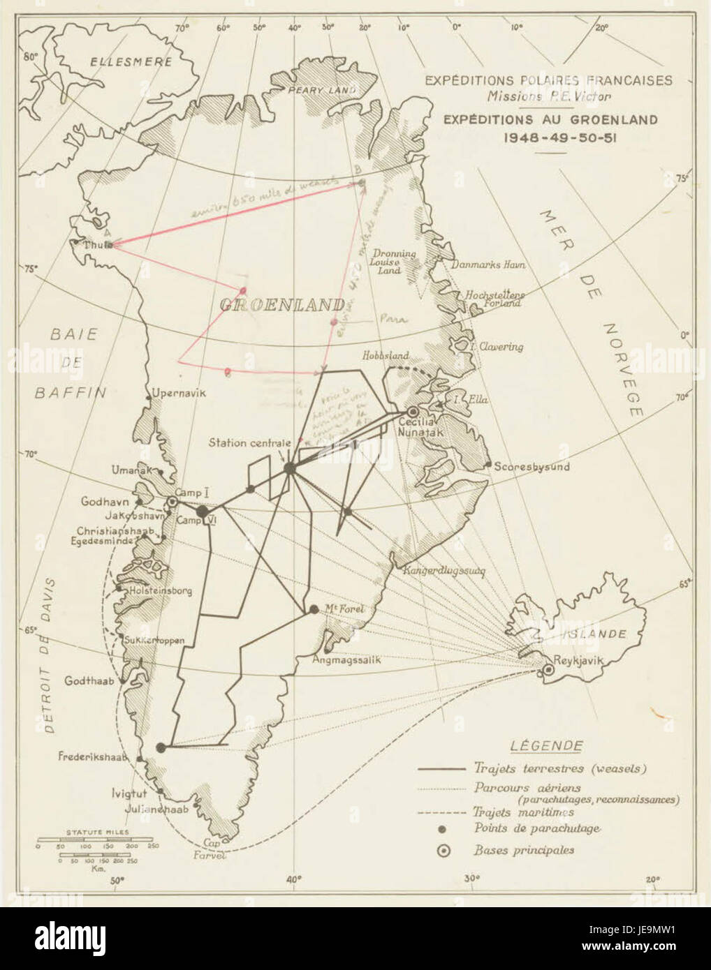 Cette carte montre les itinéraires des expéditions au Groenland, archivés par les Archives nationales. Il fournit une vue détaillée des chemins d'exploration utilisés par les premiers explorateurs dans la région arctique, mettant en évidence l'histoire de la découverte et de l'étude du Groenland. Banque D'Images