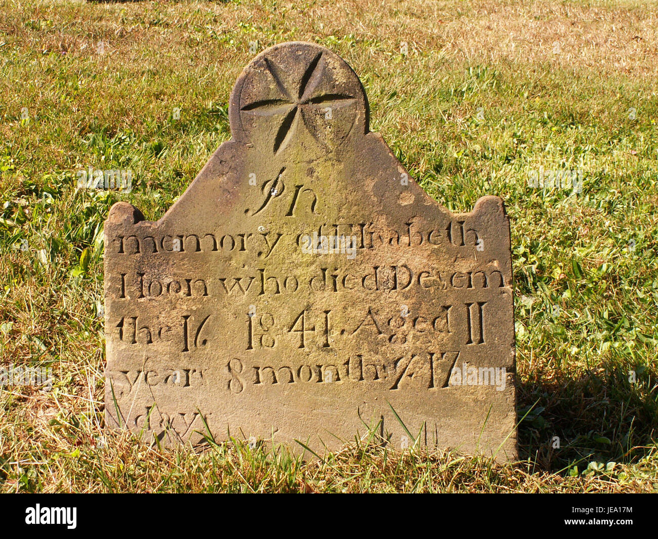 Une photographie de la tombe d'Elisabeth Hoon dans le cimetière de Zelienople, situé en Pennsylvanie, États-Unis. Le cimetière est connu pour son importance historique et ses monuments bien conservés. Banque D'Images