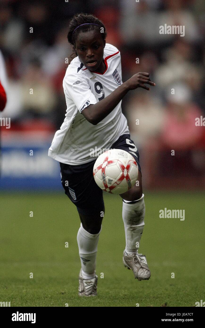 ENIOLA ALUKO ENGLAND WOMEN & Chelsea FC STADE WALSALL ANGLETERRE DE BANQUES 27 Octobre 2007 Banque D'Images