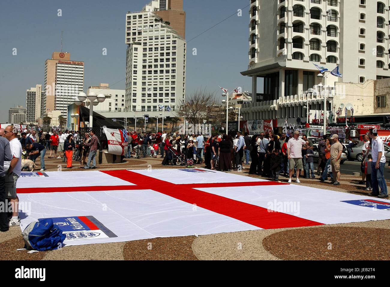 ST.GEORGE'S FLAG À TEL AVIV ISRAËL V ANGLETERRE RAMAT GAN STADIUM TEL AVIV ISRAËL 24 Mars 2007 Banque D'Images