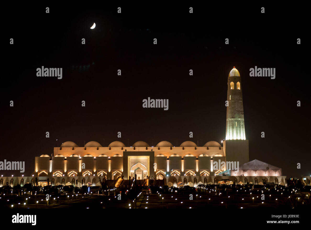 25 juillet 2012. Doha, Qatar. Grande mosquée de Doha est un noeud de l'activité religieuse pendant le mois du Ramadan. L'Iftar tente peut être vu sur Banque D'Images