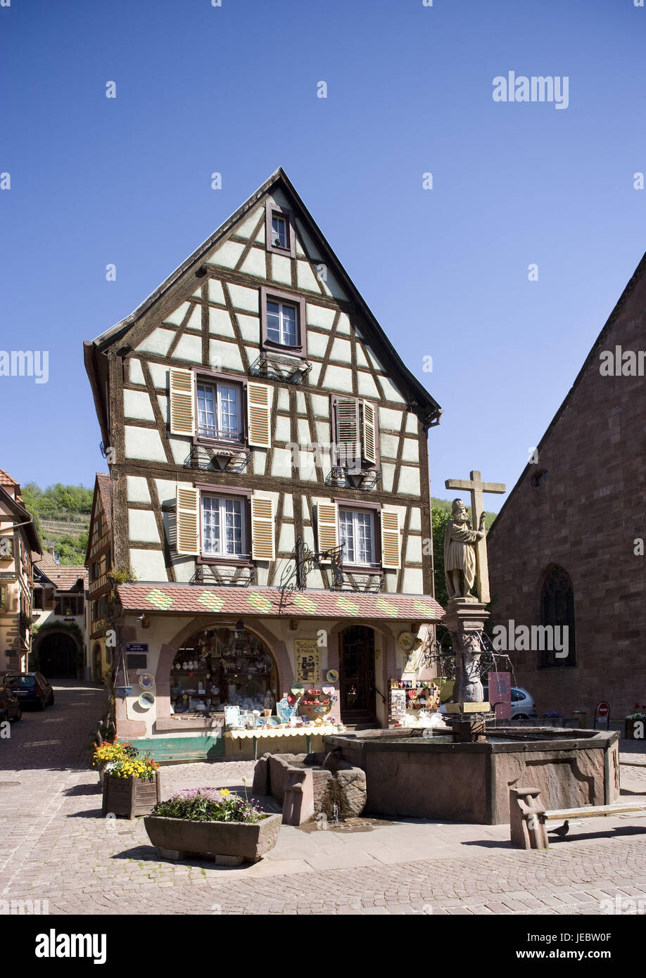 France, Alsace, Kaysersberg, maison à colombages, bien, Banque D'Images