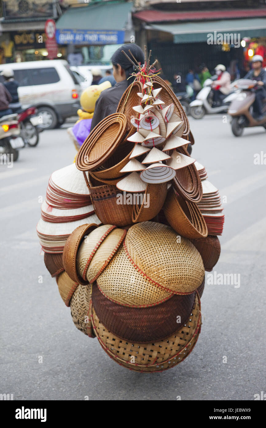 Vietnam, Hanoi, vendeur de rue, chapeaux, osier, transports, ventes, Banque D'Images