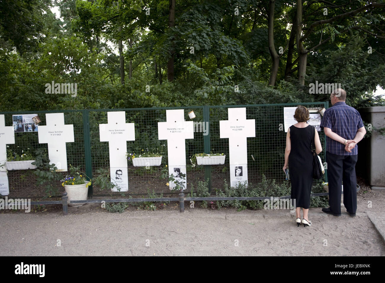 Allemagne, Berlin, mur de Berlin, en croix commémorative, l'Ebert Strasse Banque D'Images