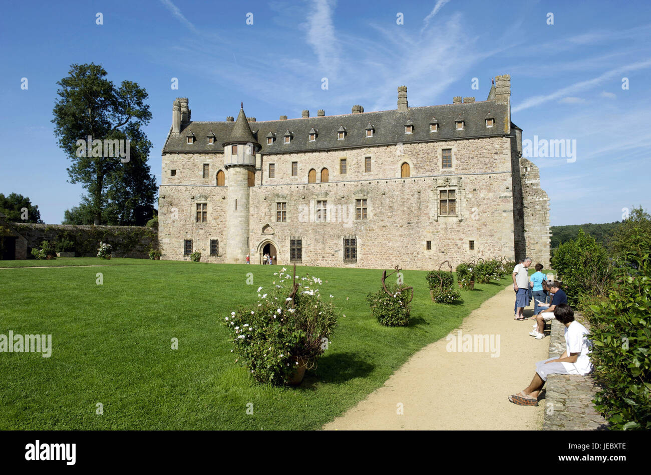 Europe, France, Bretagne, Côte d'Armor, les touristes dans l'écluse de la Roche Jagu, Banque D'Images