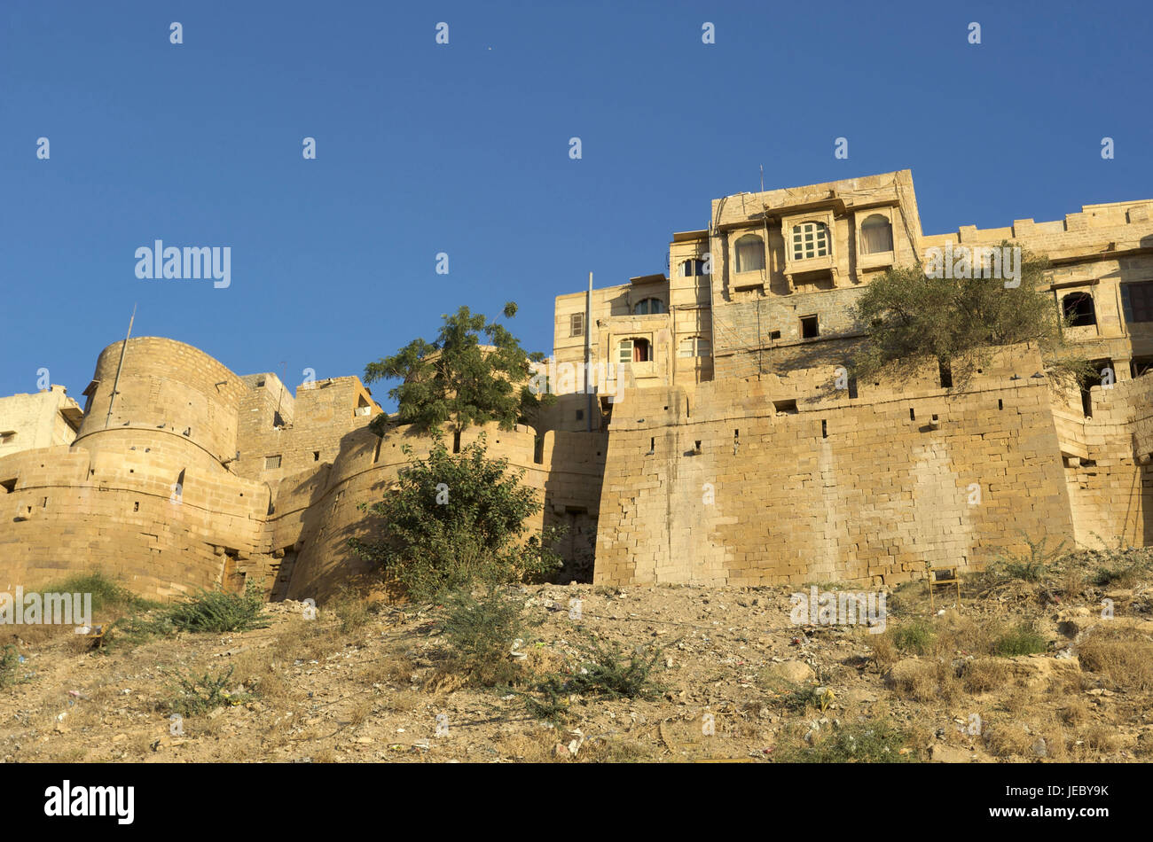 L'Inde, Rajasthan, Jaisalmer, fief forteresse, mur de défense, d'en bas, Banque D'Images