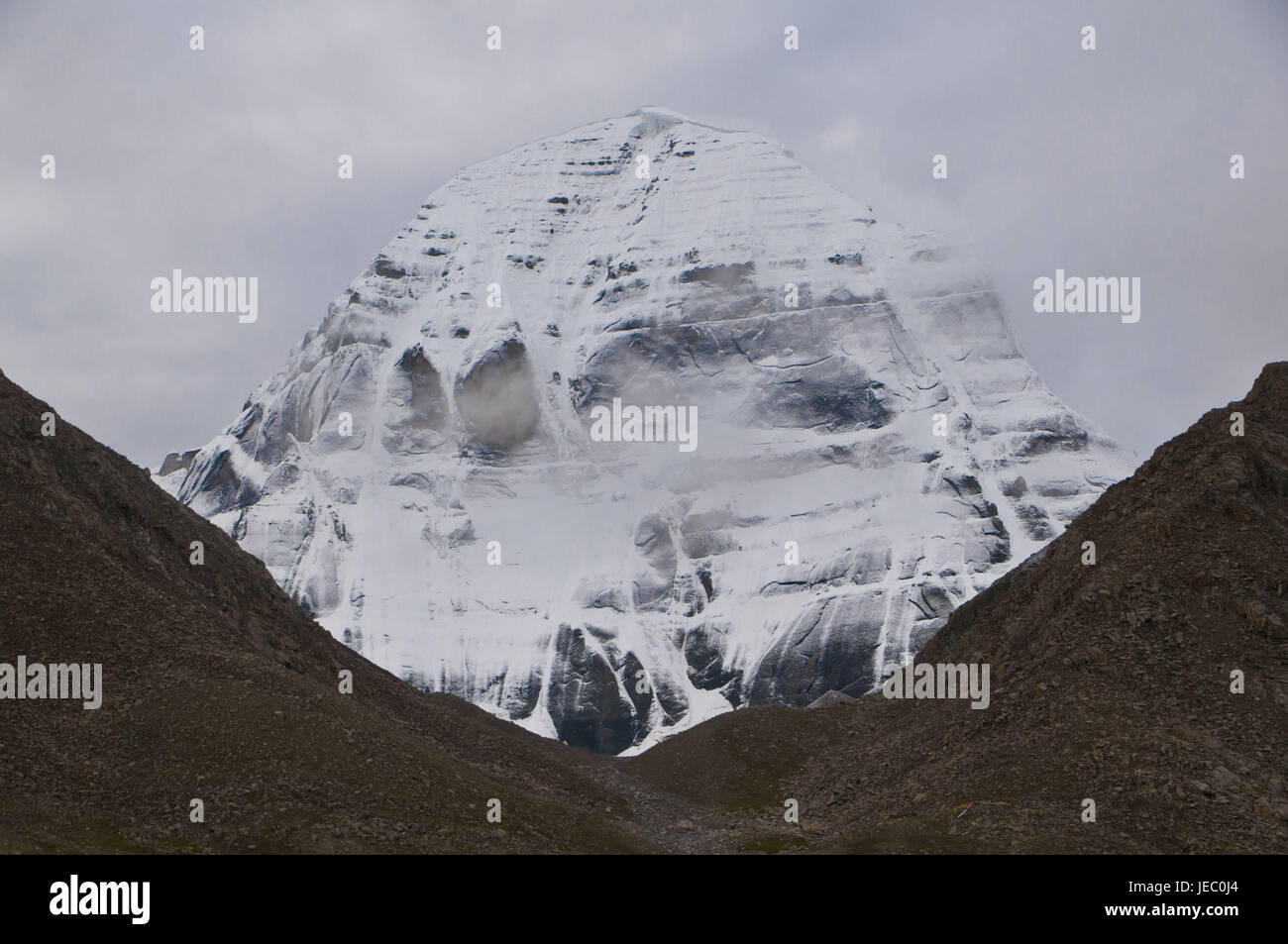 Paysage de la bile et sommet enneigé dans le Mont Kailash Kora, Tibet occidental, l'Asie, Banque D'Images