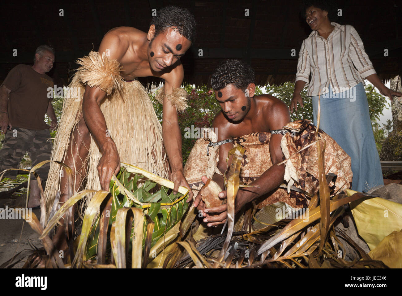 Les habitants de célébrer la cérémonie du Kava, Pacific Harbour, Viti Levu, Fidji, Banque D'Images