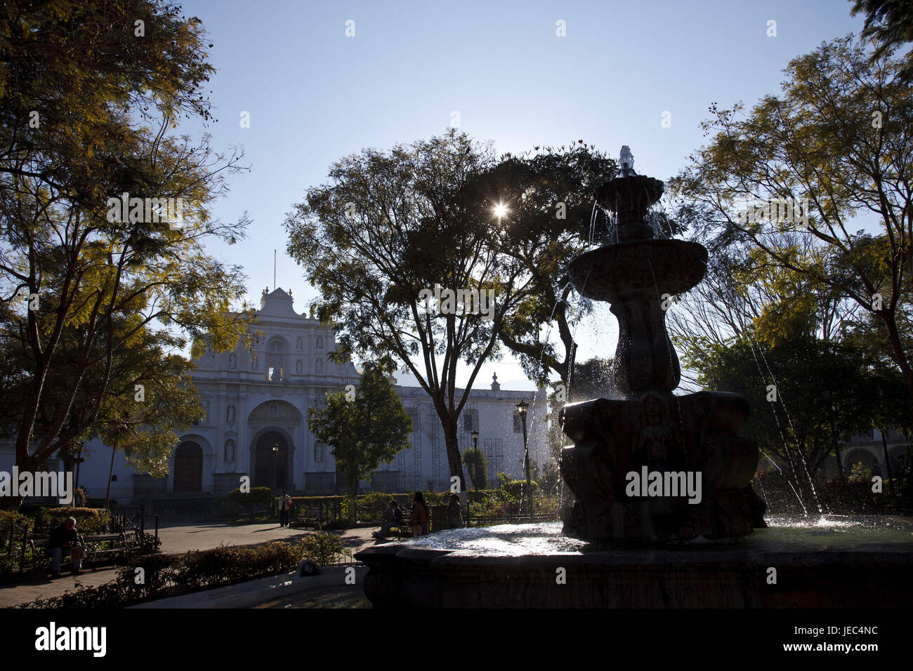 Guatemala, Antigua Guatemala, Parque Central, de puits, de la cathédrale, Banque D'Images