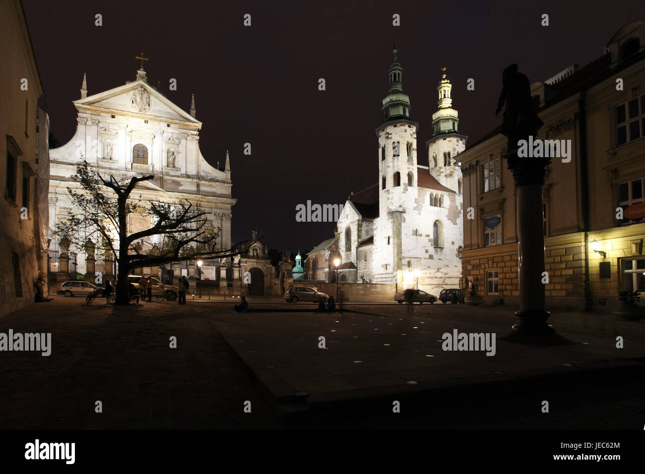 Cracovie, saint Pierre et Paul Kirche, église de Saint Andreas, Maria Magdalena square, la nuit, Banque D'Images