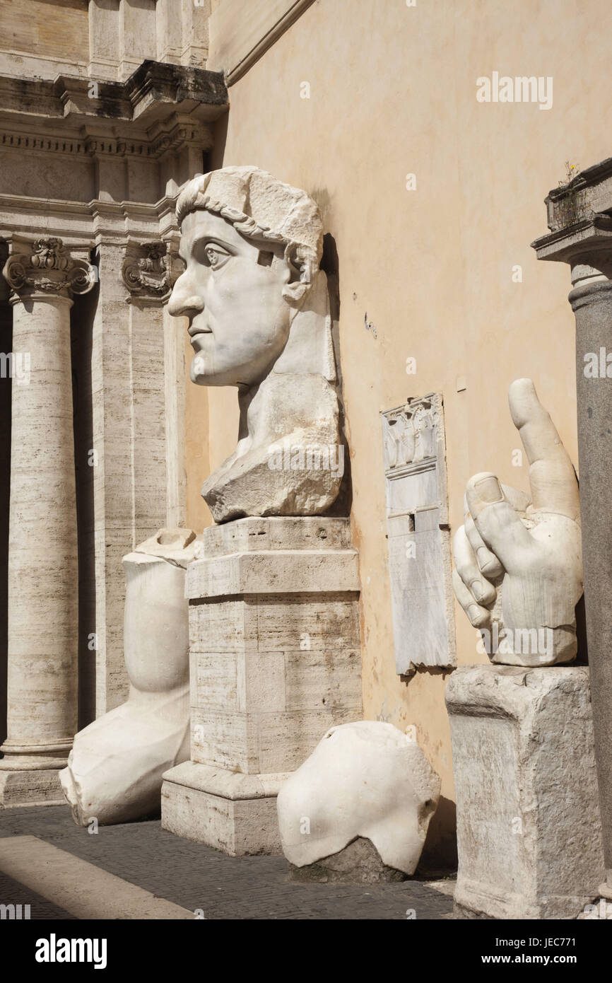 L'Italie, Rome, Kapitolinische musées, vestiges de la statue géante de l'tallness Konstantins Banque D'Images