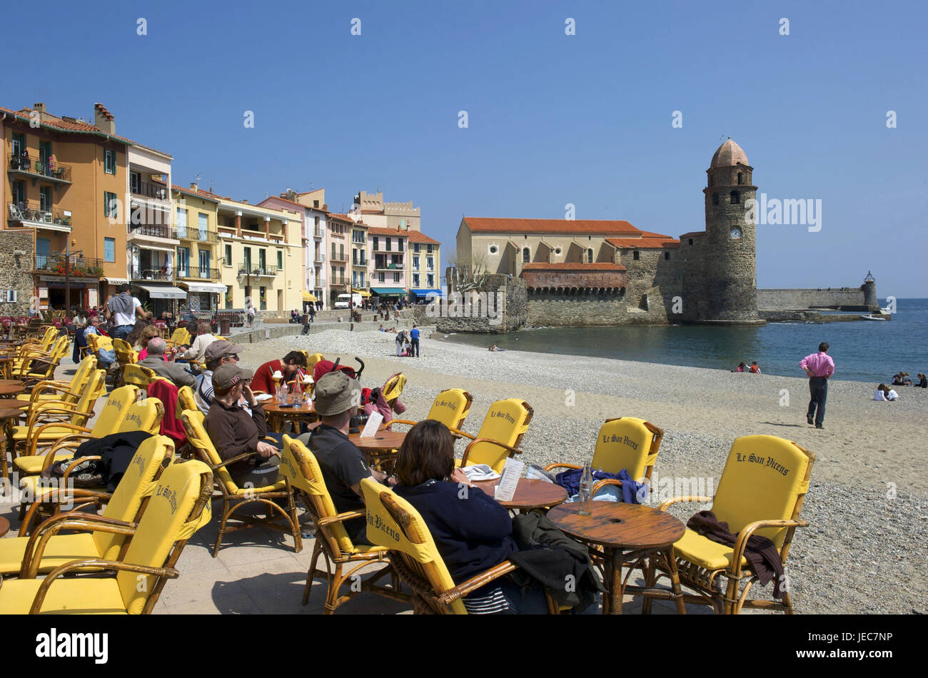 Europe, France, Collioure, tourisme, dans un café de plage, Banque D'Images