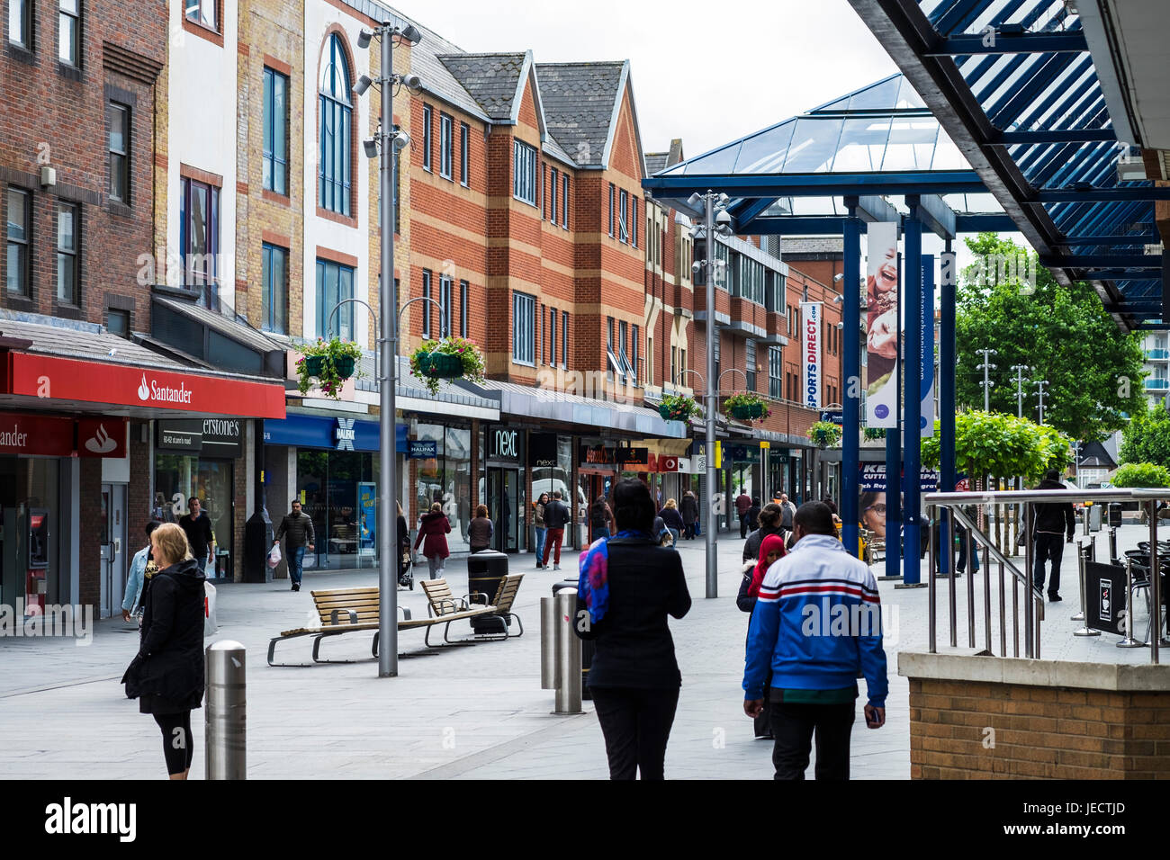 Le centre-ville de Harrow, ville de banlieue au nord-ouest de Londres, Angleterre, Royaume-Uni Banque D'Images