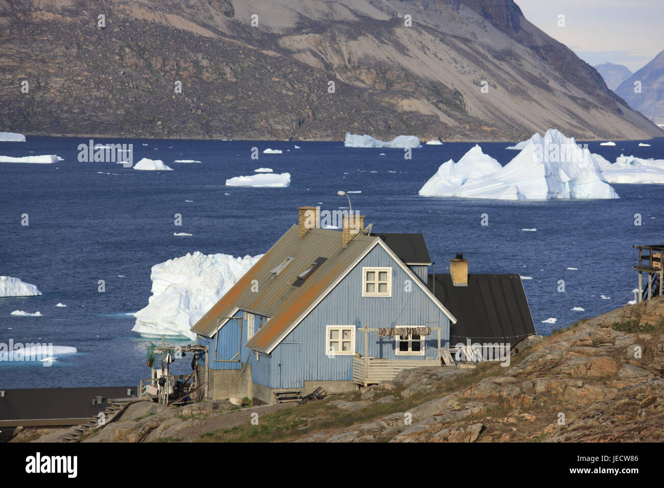 Le Groenland, l'Uummannaq, fjord, les icebergs, la bile, la côte nord du Groenland, maisons bois, destination, paysages, mer, l'Arctique, la glace, la glace de glacier, float, paysages côtiers, des maisons, des maisons d'habitation, l'autre, à l'extérieur, déserte, règlement, Banque D'Images