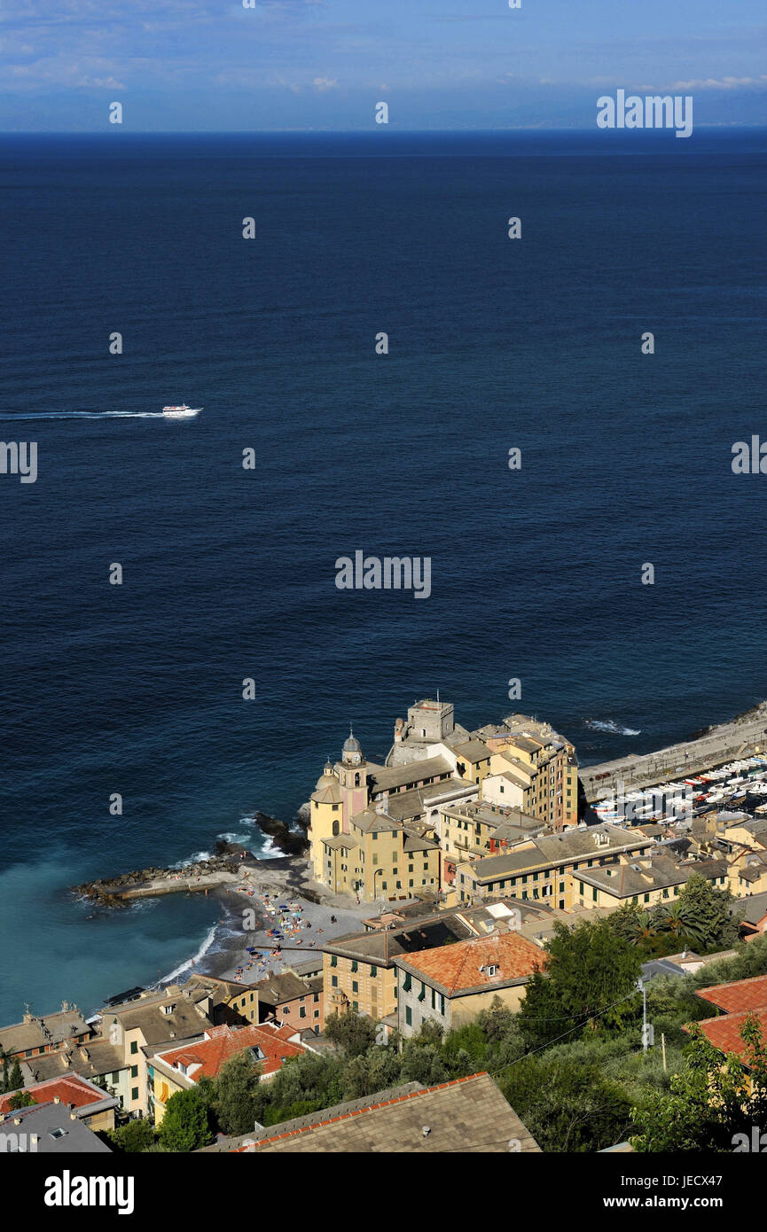 L'Italie, la Ligurie, la Riviera du Levant Tu, vue sur le port de Camogli, Banque D'Images