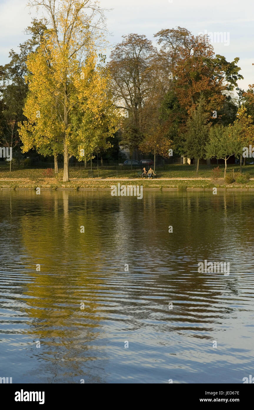 France, Paris, Bois de Vincennes, lac Daumesnil, port, parc-bench, touristiques, de siéger, le modèle ne libération, Banque D'Images