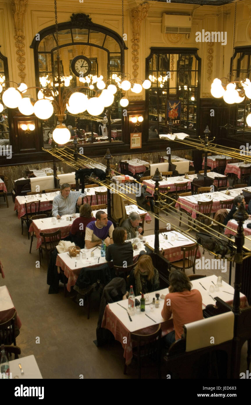 France, Paris, Rue Du Faubourg Montmartre, vous restaurant Chartier, chandelier, réduite, à l'intérieur, le modèle ne libération, Banque D'Images