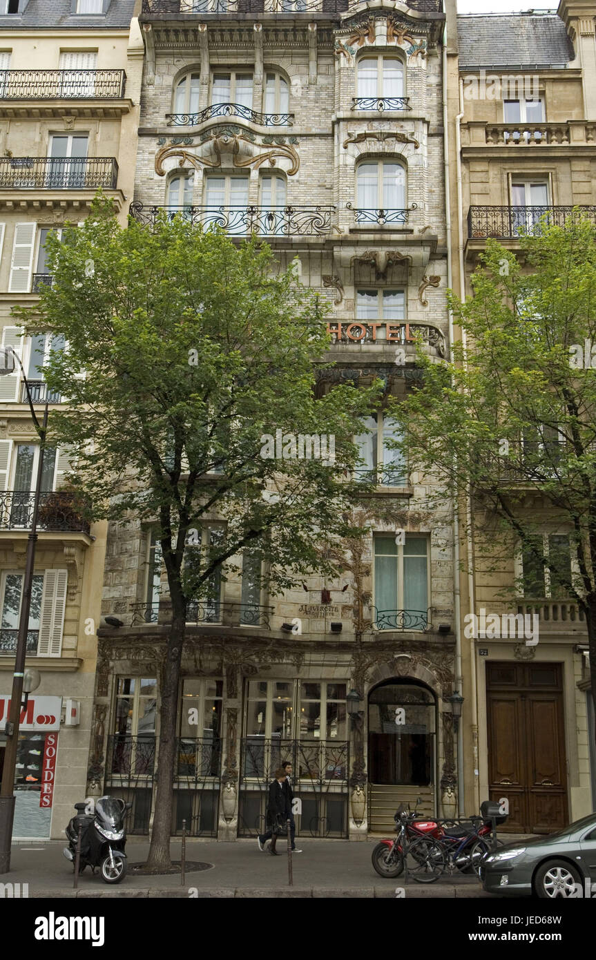 France, Paris, rue Wagram, l'hôtel de céramique, façade, passant, le modèle  ne libération Photo Stock - Alamy