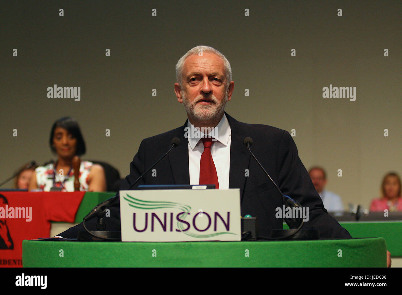 Jeremy Corbyn donne aux discours à la Conférence de l'unisson à Brighton Banque D'Images