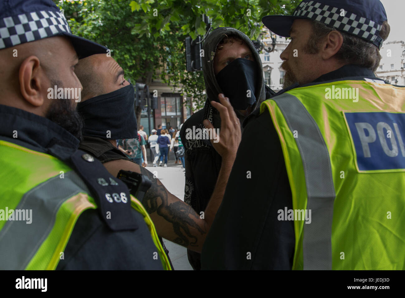 Mars EDL et contre-manifestation de United contre le fascisme. Londres, Royaume-Uni. 24 Juin, 2017. Banque D'Images