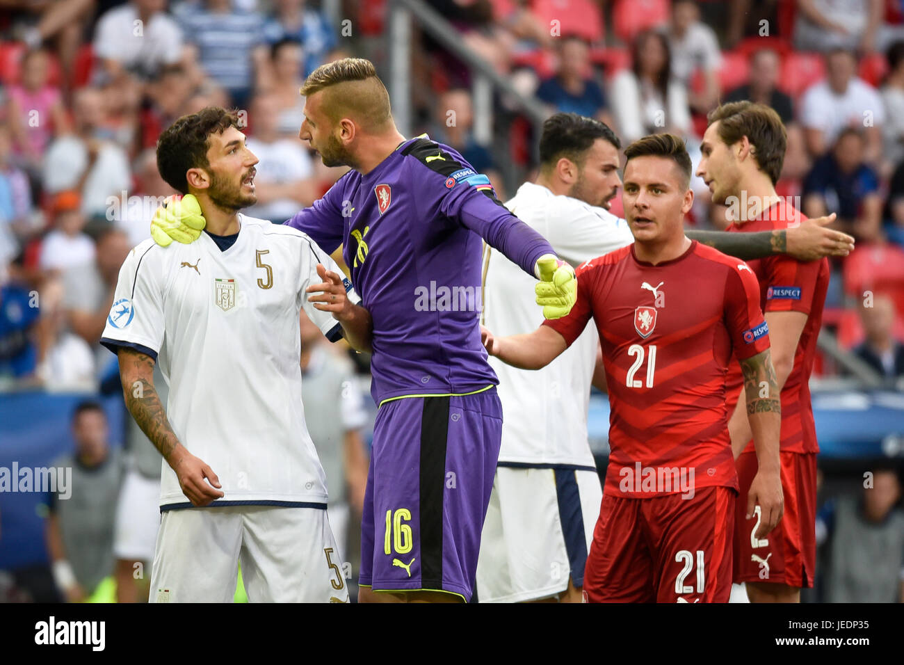 TYCHY, Pologne - 21 juin 2017 : Championnat de match du groupe C entre la République tchèque - Italie 3:1. Querelle entre Danio Cataldi (5 Banque D'Images